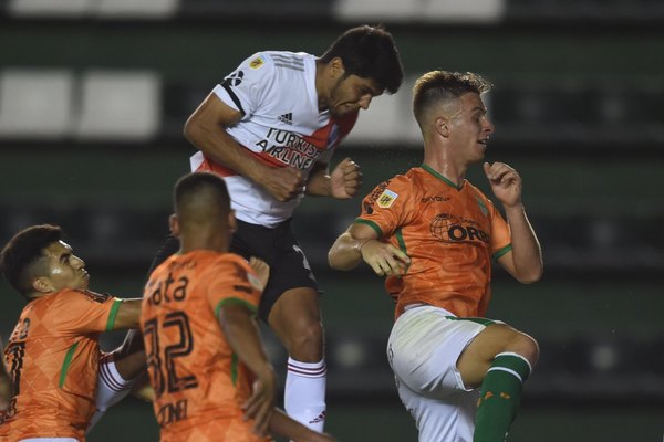 River gana a Banfield con una asistencia y golazo de Robert Rojas