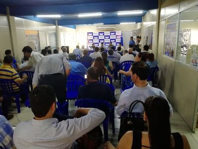 Sigue tensión entre liberales por la prórroga de mandatos - Nacionales - ABC Color