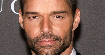 Ricky Martin confiesa tener embriones congelados por si decide ampliar su familia - C9N