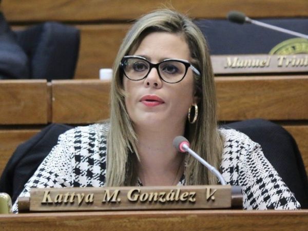 Kattya dice que se miente con veto a ley sobre gastos de binacionales