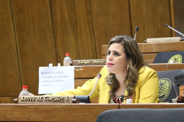 Diputada Kattya González dijo que fondos de Binacionales es para “pago a operadores políticos” - ADN Paraguayo