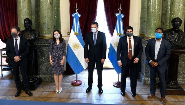 FMI aceptó negociar un acuerdo de largo plazo con Argentina