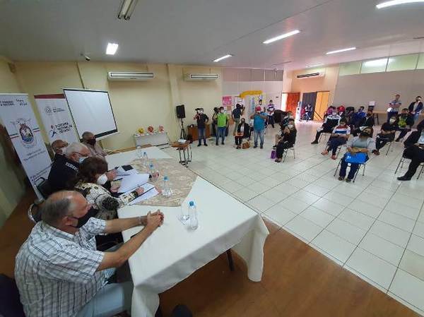 Firman convenio para implementación de Plazas Deportivas en Itapúa - ADN Paraguayo