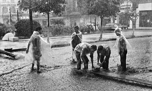 Las lluvias de Asunción en la mirada de Klaus Henning