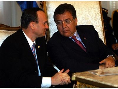La binacionalidad del despilfarro