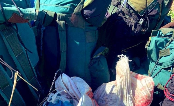 HOY / El recuerdo de la "pesada mochila" hallada tras el enfrentamiento en el norte