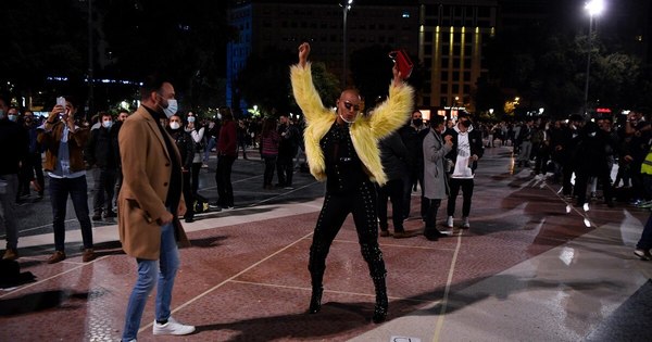 La Nación / Discoteca al aire libre en Barcelona para reclamar la reapertura del ocio nocturno