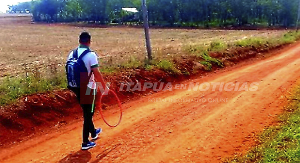 FUTURO MAESTRO RECORRE LAS CALLES DE ITAPUA POTY VISITANDO FAMILIAS