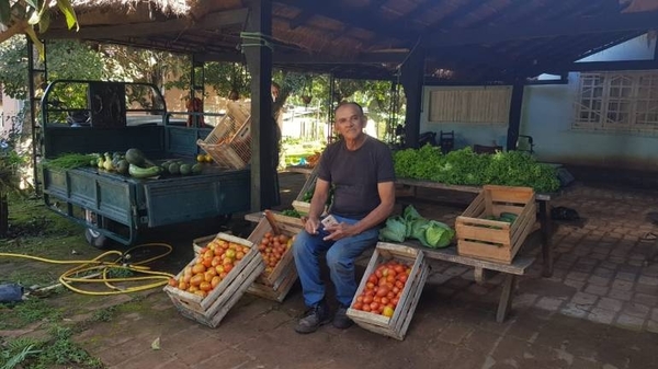 HOY / Gracias a la huerta pudo salir adelante y hoy sus hijos son unos profesionales