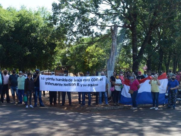 Denuncian a intendente de Tavarangue por violencia de género