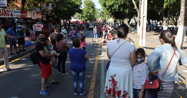 La Nación / No se cumplen disposiciones: llevan a niños y abuelos a Caacupé