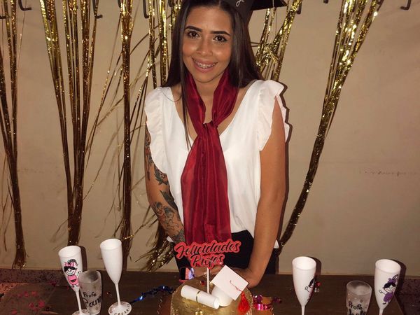 Profe peló su brazo repleto de tatuajes y causó revuelo