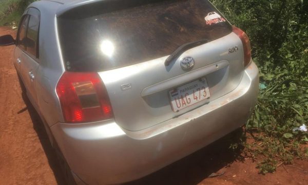 Abandonan en Minga auto robado cerca de Hoahi