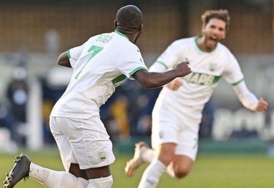 Sassuolo llega a la cima en Italia