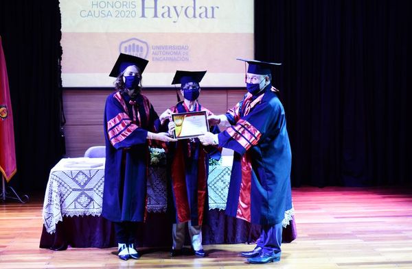 Invisten con doctorado honoris causa a prolífica científica paraguaya - Ciencia - ABC Color