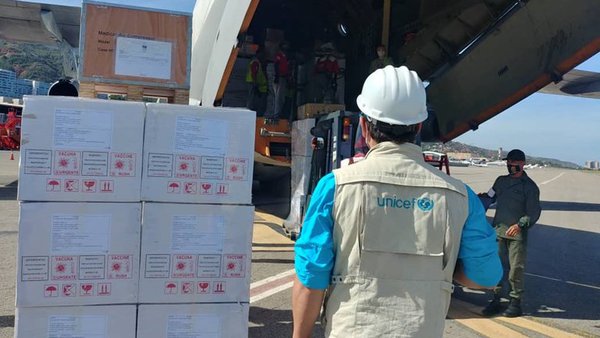 La oposición al régimen de Maduro anuncia la llegada de 32 toneladas de ayuda internacional con insumos médicos » Ñanduti