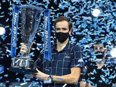 Medvedev vence a Thiem y se queda con el Torneo de Maestros