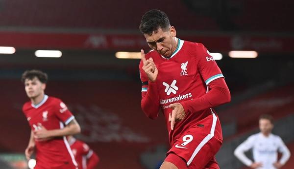 Liverpool golea al Leicester y da alcance al Tottenham en la cima