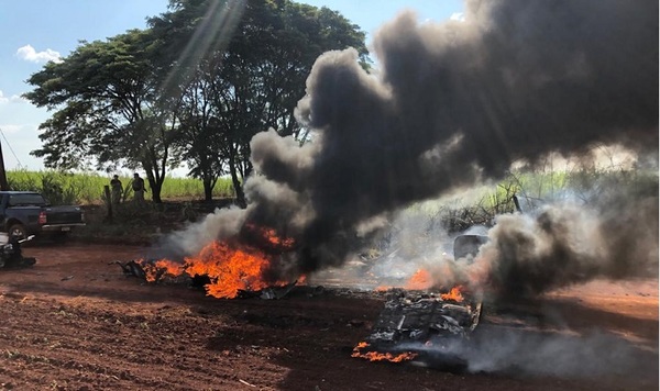 Hallan presunta "avioneta narco" incinerada en Alto Paraná
