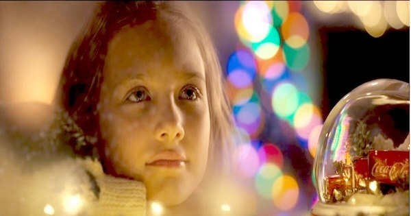La Nación / Coca-Cola presenta su icónica campaña de publicidad navideña