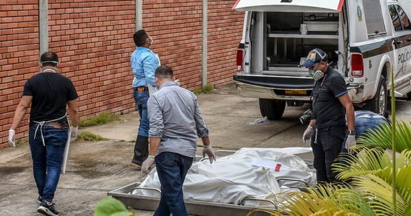 La Nación / Colombia: Al menos 13 muertos en dos masacres