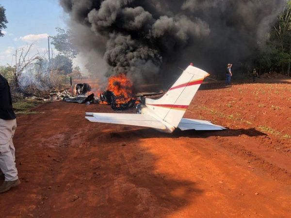Senad halla presunta avioneta narco incinerada en Alto Paraná