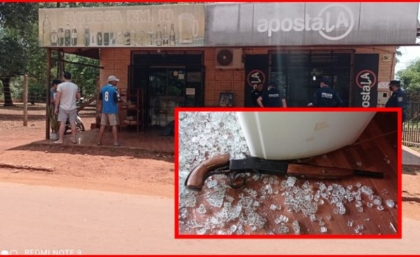 Evitan asalto en local de Apostala tras forcejear con delincuente