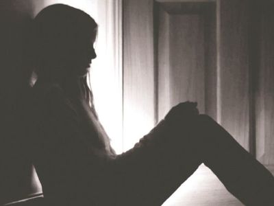 Se quedó a dormir en la casa de sus amigas y fue abusada