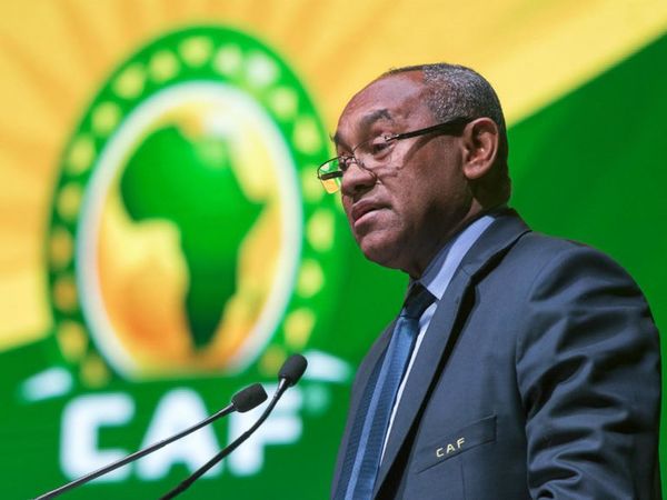 La FIFA suspendió por cinco años al presidente de la CAF - Fútbol - ABC Color