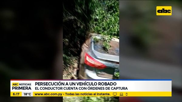 Persecución a vehículo robado en Itapúa - ABC Noticias - ABC Color