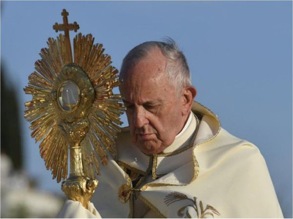Papa Francisco cuenta en un libro sus tres "experiencias Covid"