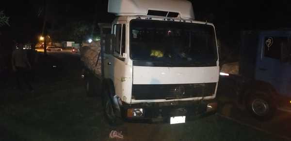 Motociclista muere arrollado por camión pesado
