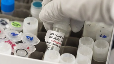 Oxford y AstraZeneca anunciaron que su vacuna contra el coronavirus tuvo una eficacia de hasta 90%