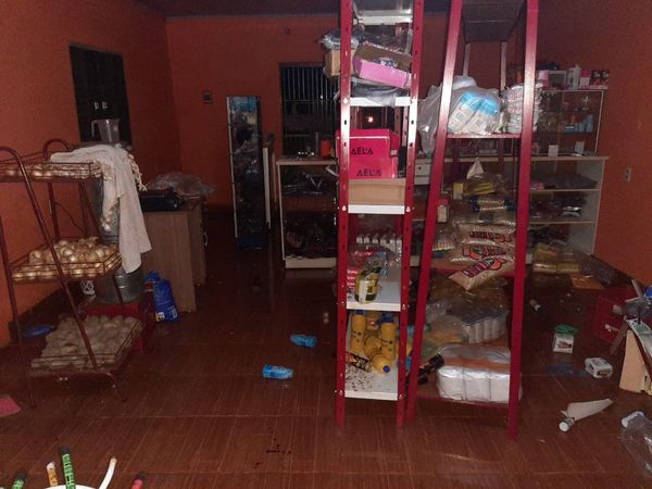 Matan de tres disparos a la dueña de una despensa