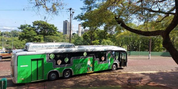 Causo FUROR el ómnibus movido a BIOMETANO de la Itaipú, pero en FOZ