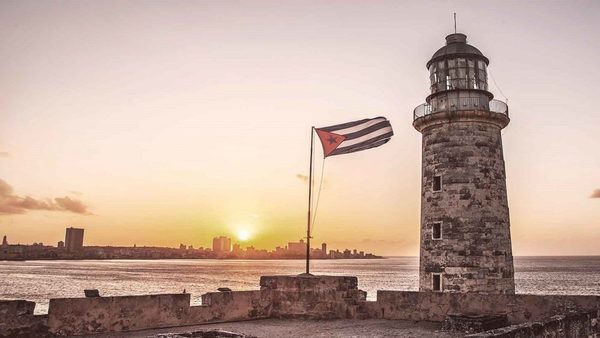 Una isla enamora en el centro del Caribe