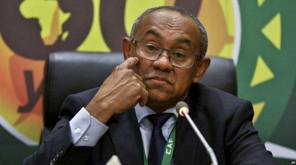 FIFA suspende por cinco años al presidente de la Confederación Africana