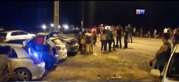 Carrera clandestina culmina en violento accidente de tránsito | Noticias Paraguay