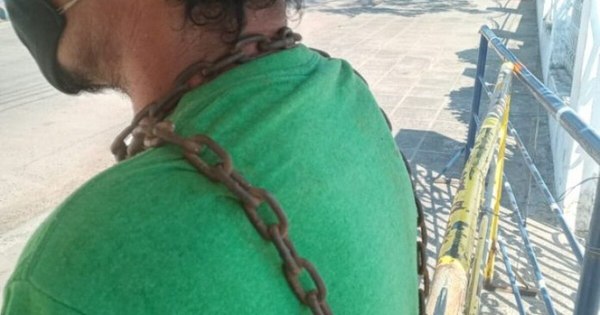 La Nación / Vuelven a abrir Tupãsy Ykua luego de que vendedor se encadenara