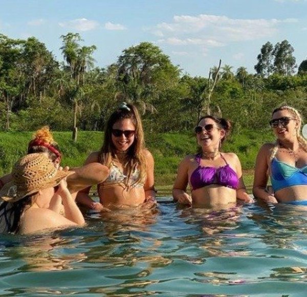 Crónica / ¡Todo el glamur! No pueden viajar y disfrutan del interior