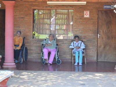 Festejarán los cumpleaños de 23 abuelitos en Villarrica