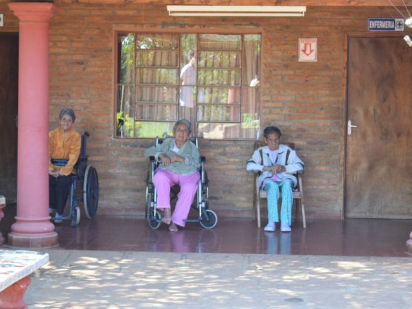 Festejarán los cumpleaños de 23 abuelitos en Villarrica