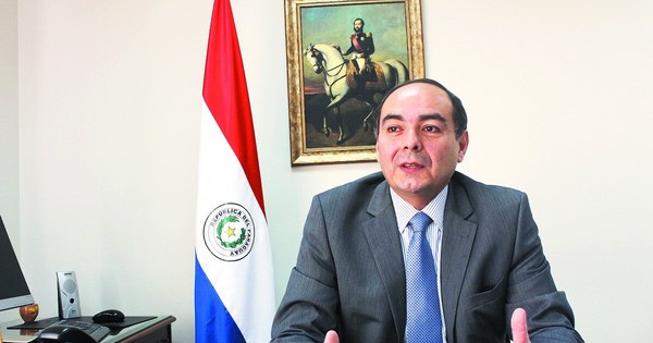 La Nación / Ejecutivo solicita acuerdo para designar al excanciller Rivas Palacios ante Chile