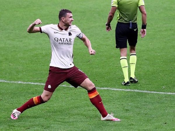 Dzeko se recupera del coronavirus