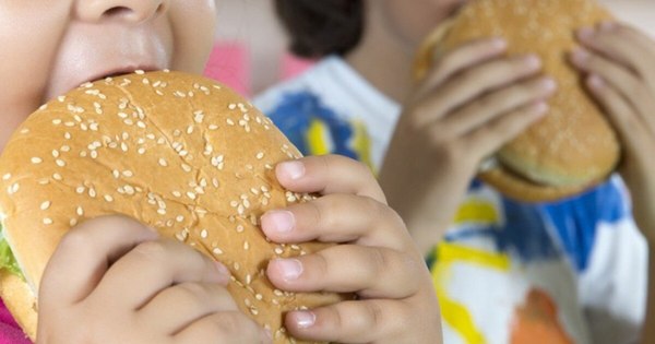La Nación / Mala nutrición y obesidad guardan estrecha relación con la pobreza, afirma médico