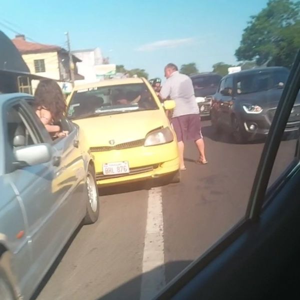 Itauguá: taxista choca y se da a la fuga - Nacionales - ABC Color