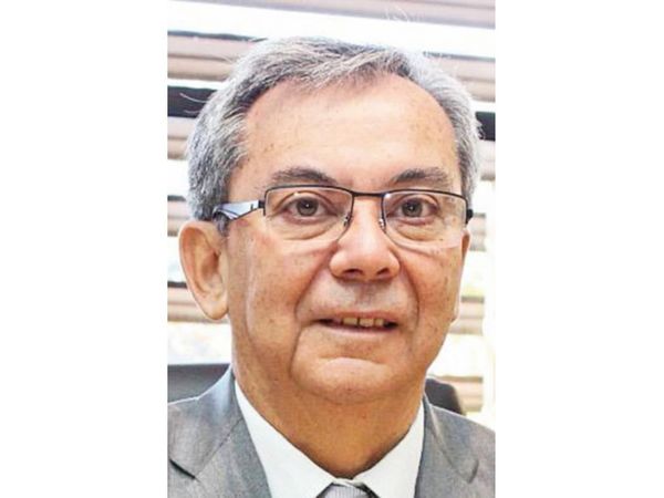 Llamosas dice que se va con gestión favorable a industrias