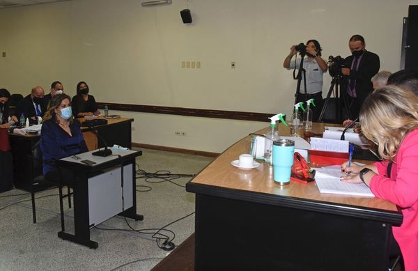 Defensa de González Daher intentó amedrentar a periodista de ABC - Nacionales - ABC Color