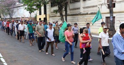 La Nación / Campesinos vuelven para exigir cumplir acuerdo