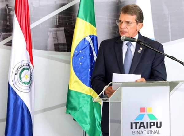 Homenajean a DIRECTOR brasileño de la ITAIPU por ejecutar OBRAS por US$ 200 millones